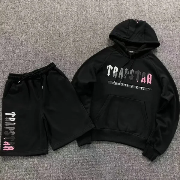 TRAPSTAR Gradient Logo Print Shorts Hoodie 412273763