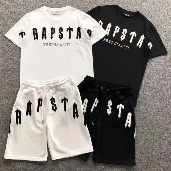 TRAPSTAR Scattered Letter Print Black T-Shirt Shorts 1106160863