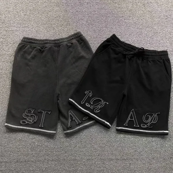 TRAPSTAR Scattered Letter Print Shorts 1106161063