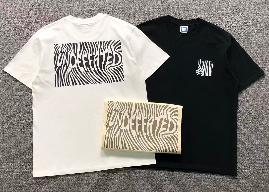 UNDEFEATED T-Shirt 126173102